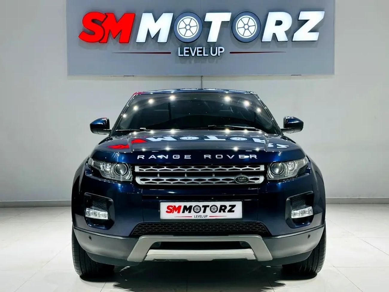 لاند روفر رانج روفر إيفوك HSE 2.0L SUV (5 Door)