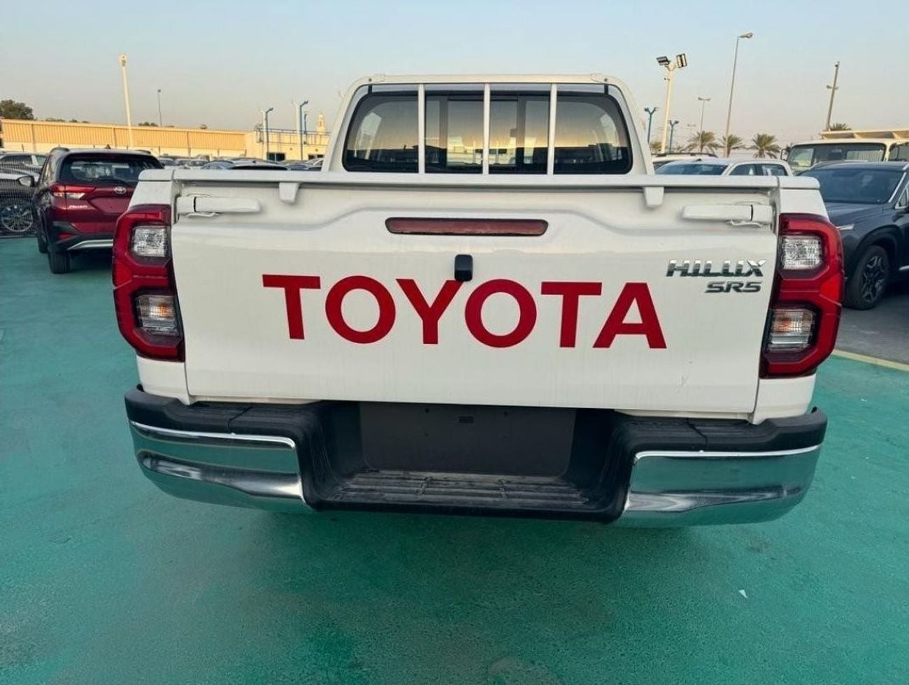 تويوتا هيلوكس TOYOTA HILUX 2.4L 4X4 MANUAL DIGITAL AC 2025 MODEL GCC