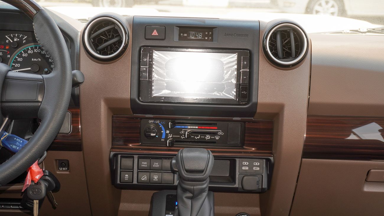 Toyota Land Cruiser 70 LX 4.0L V6 A/T