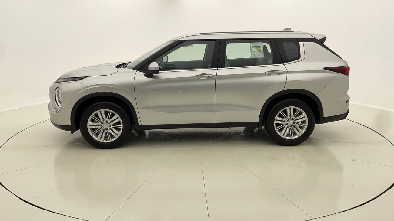 ميتسوبيشي آوتلاندر MIDLINE WITH SUNROOF 2.5 | بدون دفعة مقدمة | اختبار القيادة في المنزل