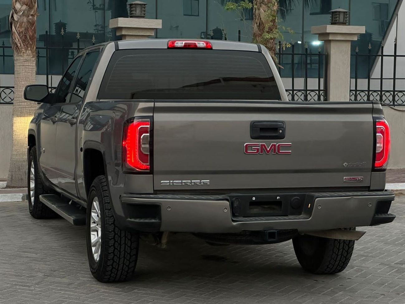 جي أم سي سييرا 1500 SLE