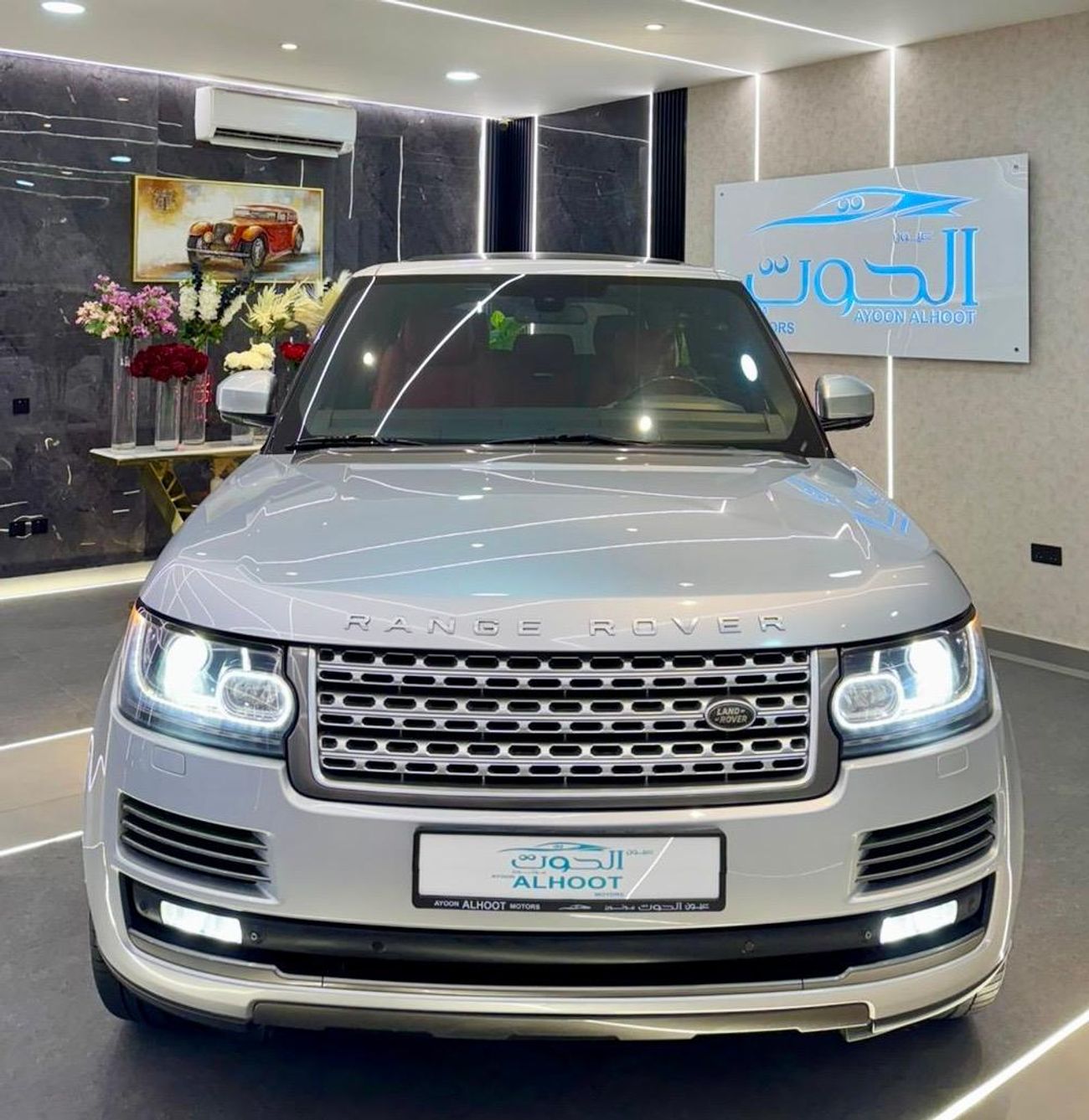 Land Rover Range Rover Supercharged 5.0L LOVELY SUPERCHARGED RR VOGUE V8 || GCC II TOP RANGE || ACCIDENT FREE || LOW MILEAG