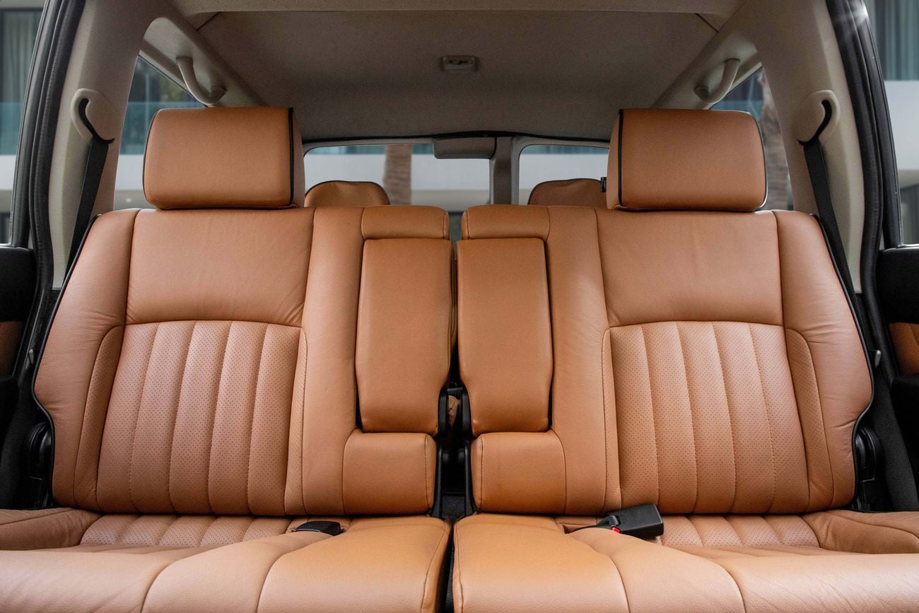 Nissan Patrol Patrol Super Safari | 3,330 P.M | 0% Downpayment | Perfect Condition! | Ramadan Offer!