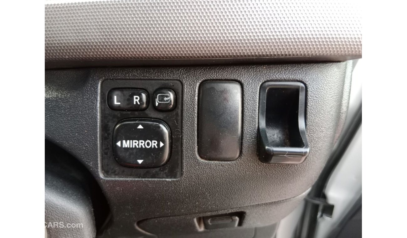 Toyota Hiace TOYOTA HIACE VAN RIGHT HAND DRIVE (PM1585)