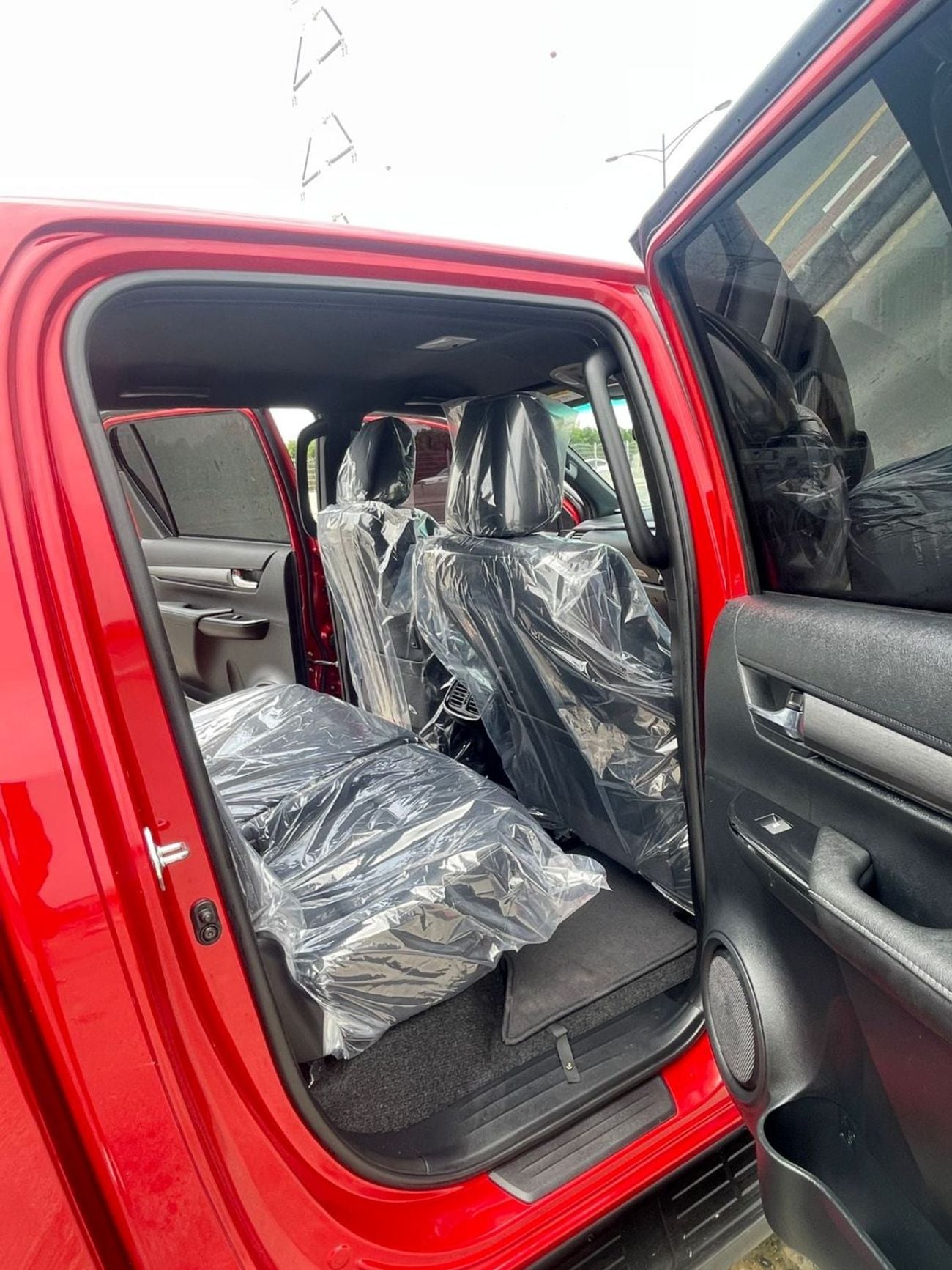 Toyota Hilux diesel engine ,2.8 liter ,Automatic gear ,year model 2024 ,right hand drive ,only for export availab