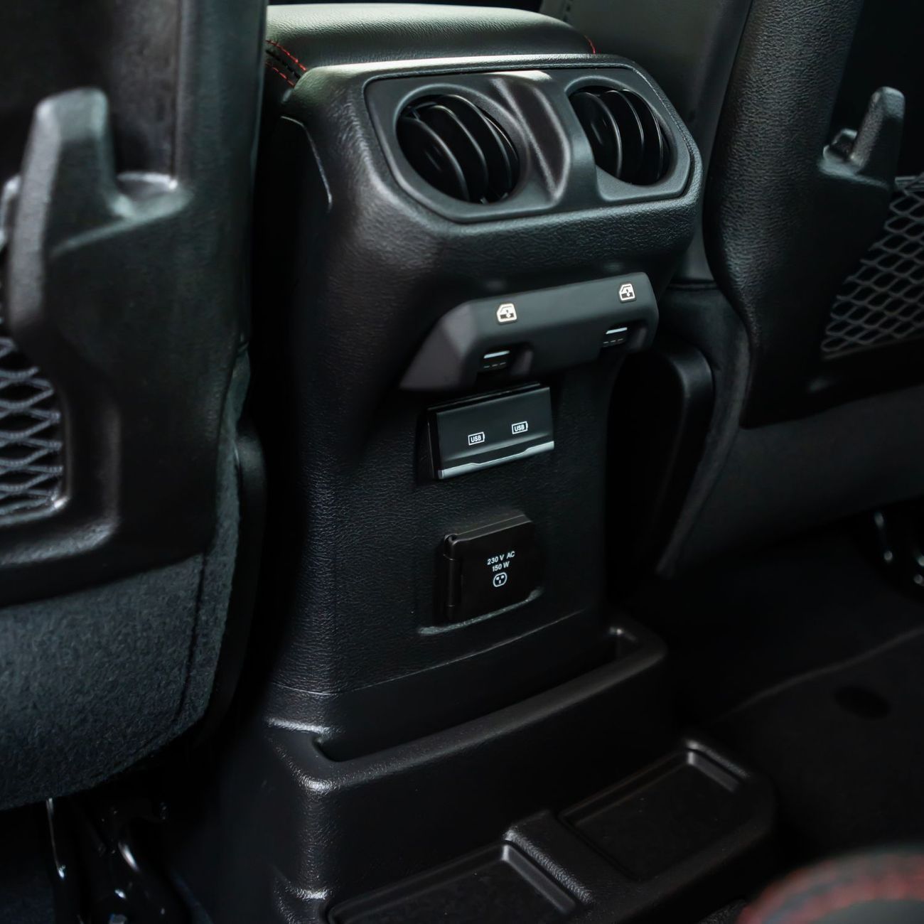 Jeep Wrangler Rubicon 3.6L A/T (5 Seater) 2.0 turbo