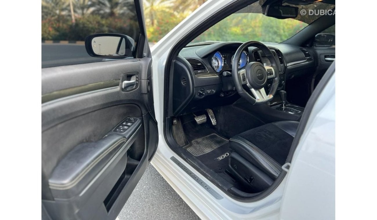 Chrysler 300C SRT8 CHRYSLER 300C SRT 2013 GCC PERFECT CONDITION - ACCIDENT FREE - 2KEYS - FULL SERVICE HISTORY AVA