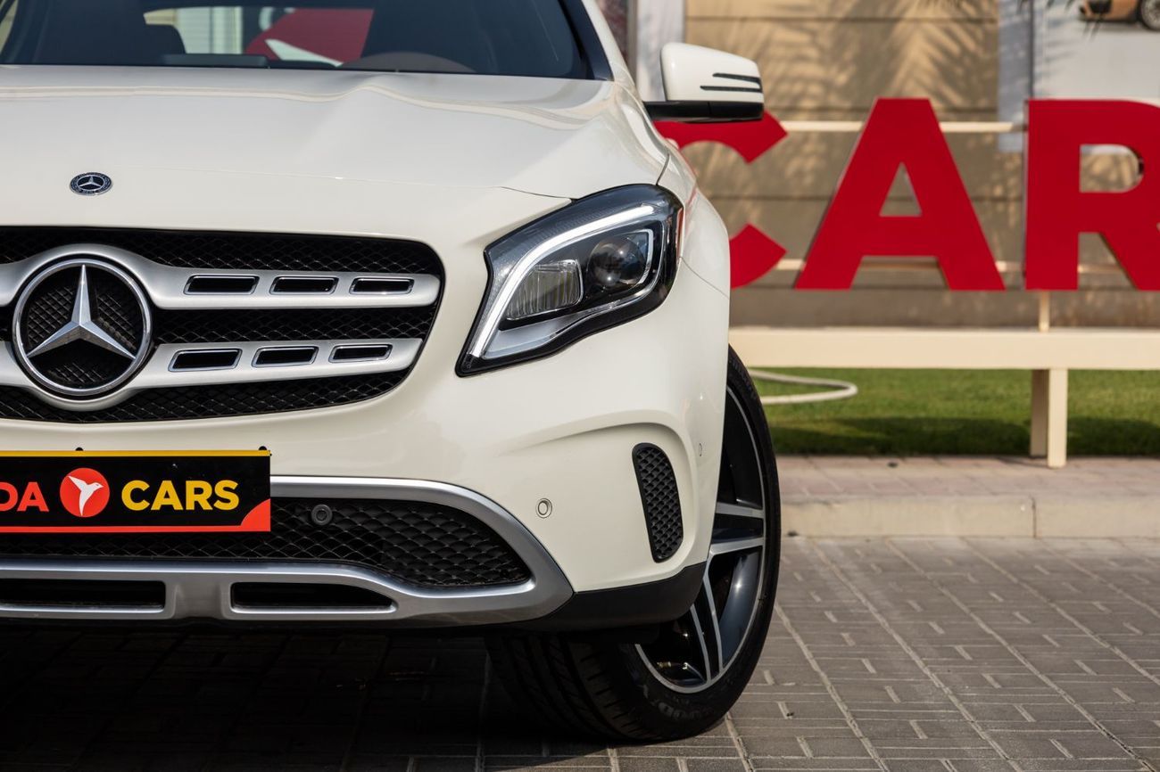 Mercedes-Benz GLA 250 Std 2.0L (211 HP)