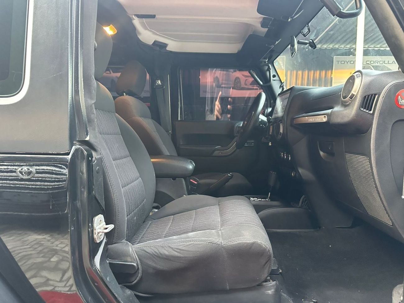 Jeep Wrangler Sport 3.6L A/T
