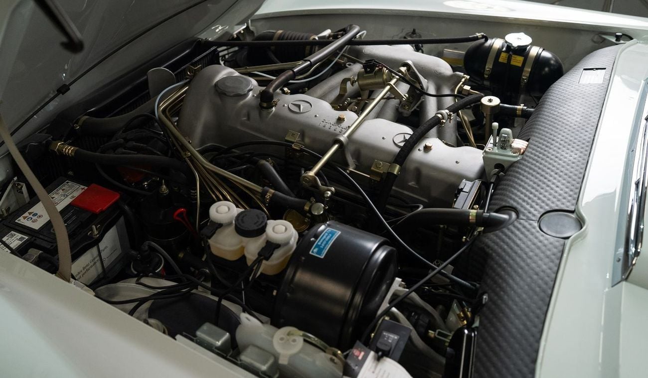 برابوس كلاسيك - مرسيدس بنز 280 SL باغودا