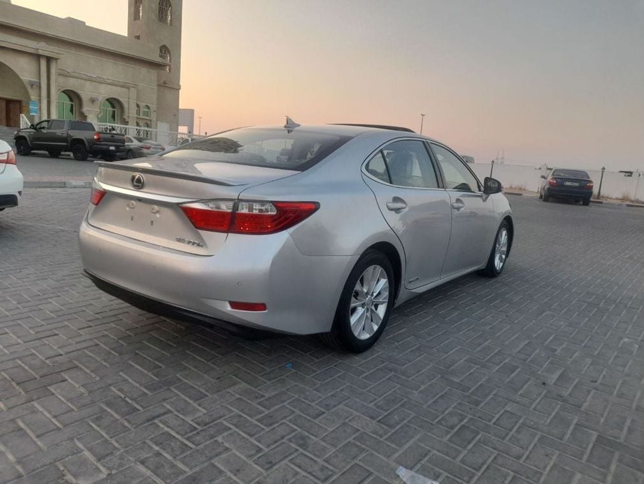 لكزس ES300h Lexus Es300h 2013 hybrid