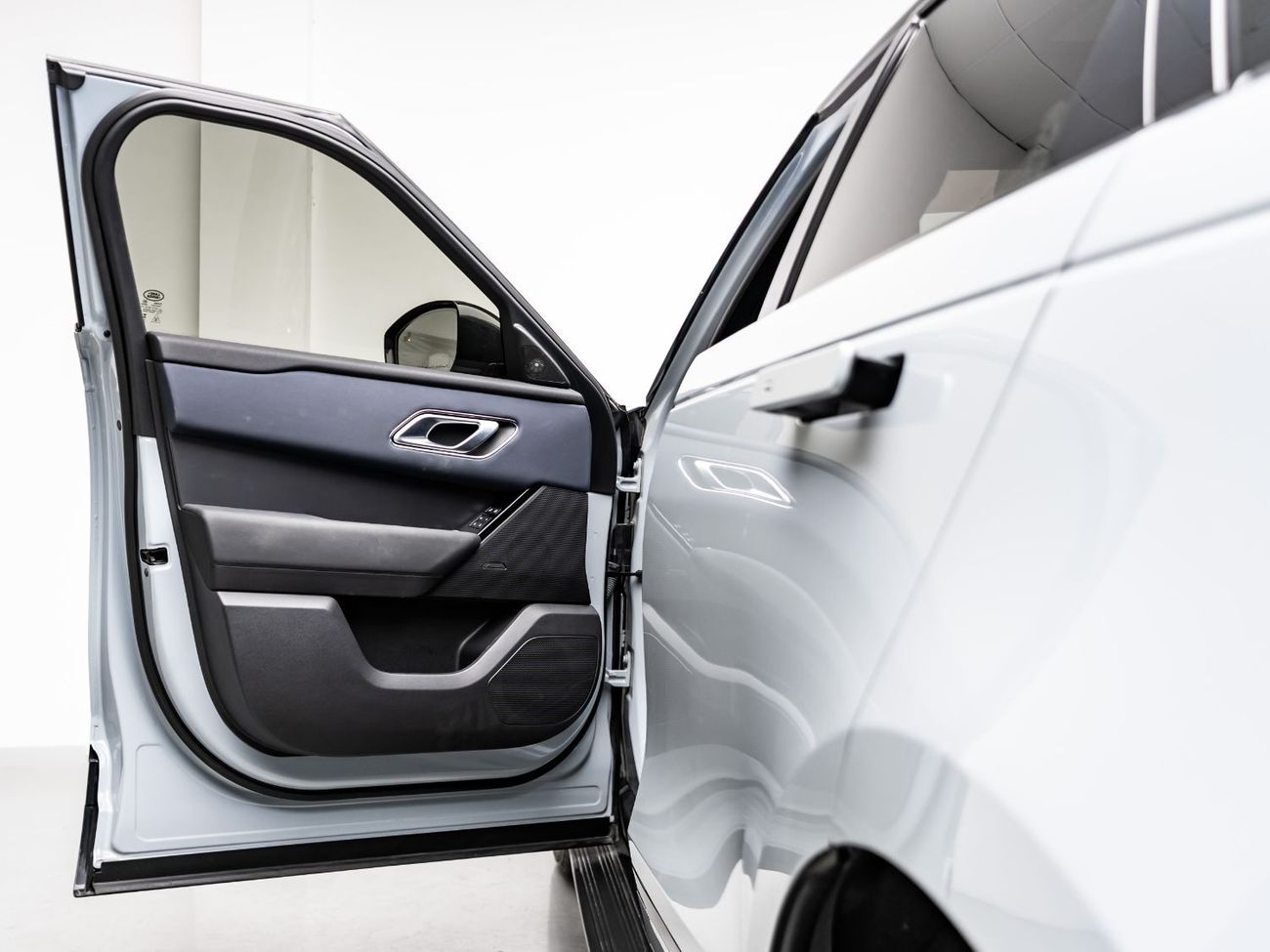 لاند روفر رينج روفر فيلار P250 R-Dynamic SE 2.0L