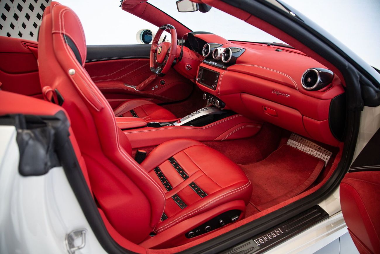 فيراري كاليفورنيا T Std 3.9L (553 HP)