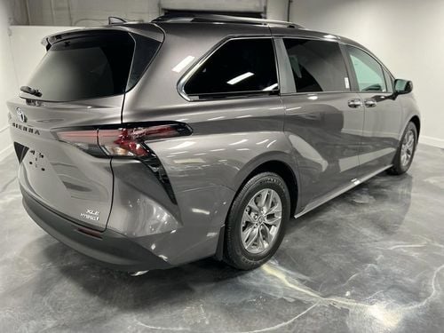 تويوتا سيينا 2024 Cadillac TOYOTA SIENNA XLE, 5dr MINIVAN ,2.4L 4cyl HYBRID ENGINE, Automatic, All Wheel Drive
