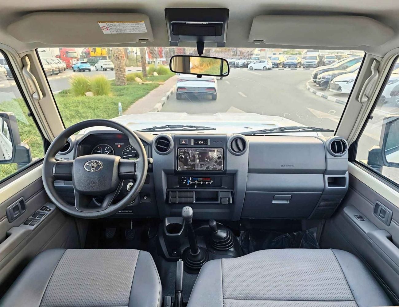 Toyota Land Cruiser 70 TOYOTA LAND CRUISER HARDTOP 76 / DIESEL 4.2L / 5 PORTAS Preço especial para Angola com Portes Incluí