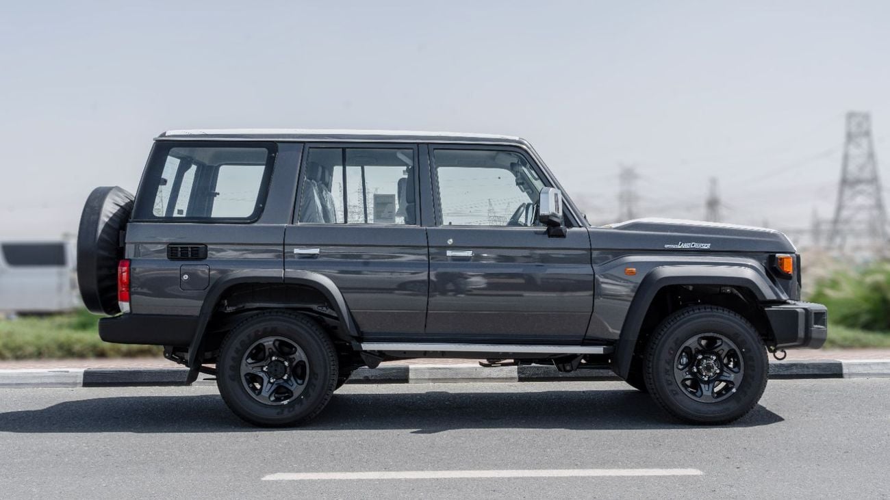 تويوتا لاند كروزر 70 2026 Toyota Land Cruiser LC76 4.0L AT Petrol (Grey-Brown) With Radar