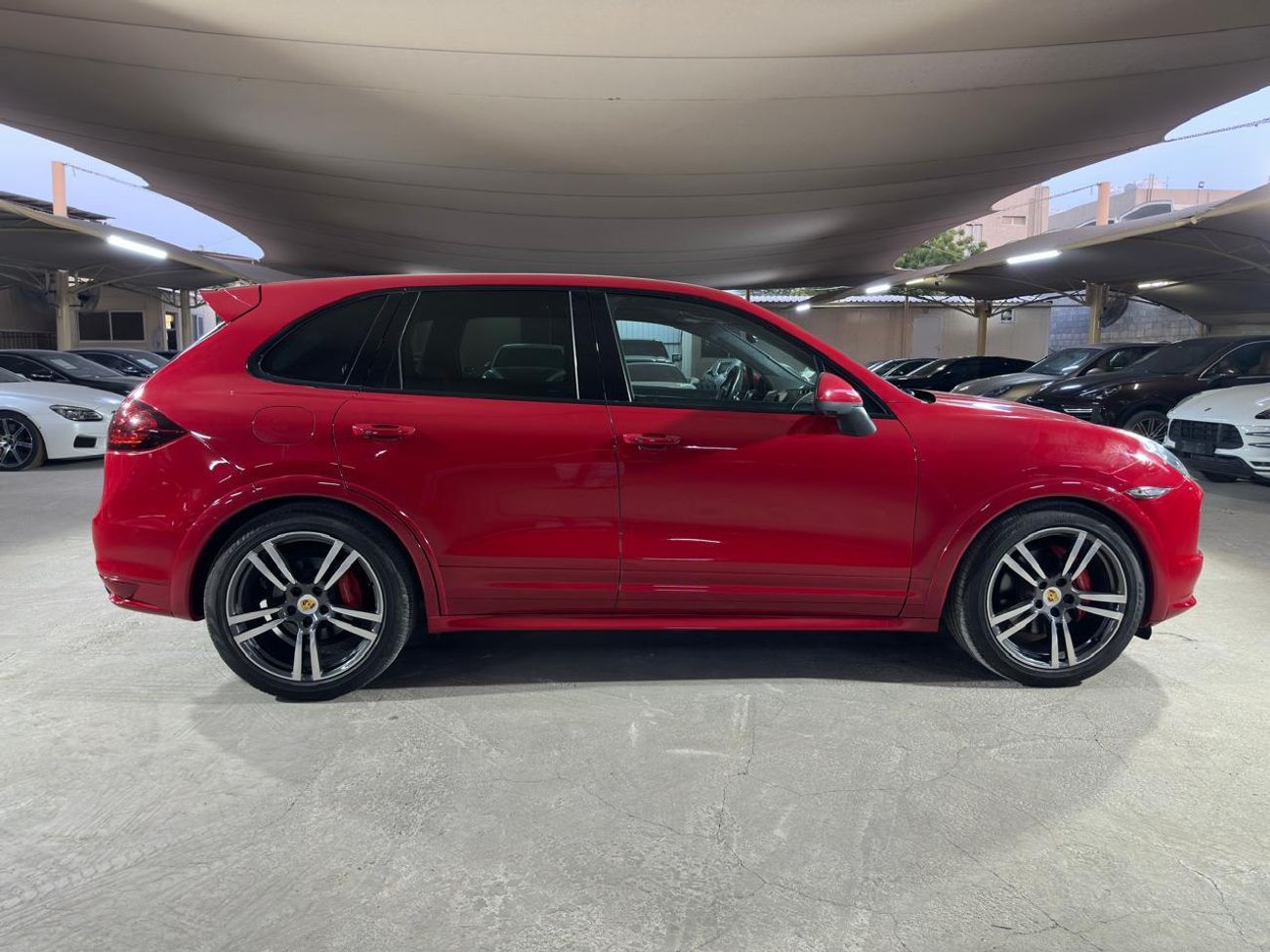 Porsche Cayenne GTS 4.8L PORSCHE CAYENNE GTS 2013 4.8L | GTS INTERIOR PACKAGE | CARBON INTERIOR PACKAGE | SPORTS STE