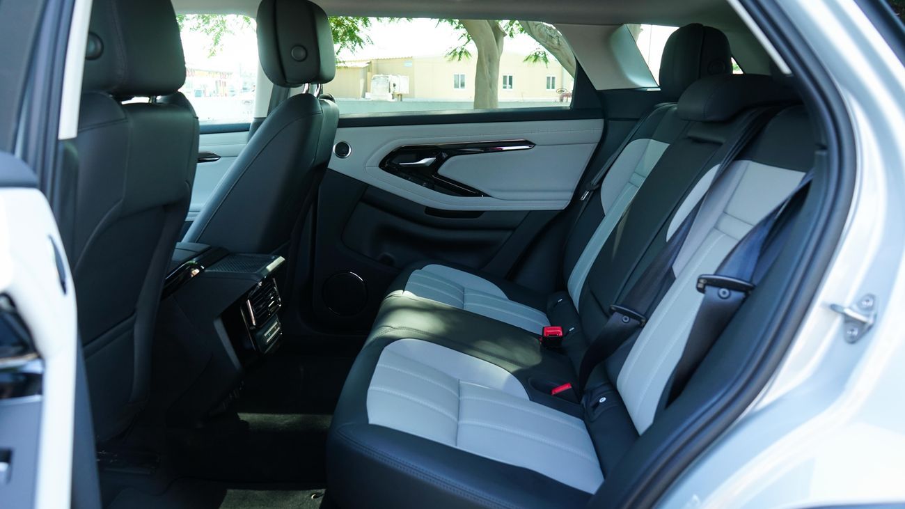 لاند روفر رانج روفر إيفوك SE P250 DYNAMIC 2025!! BRAND NEW CAR!! FIVE YEARS WARRANTY!! THREE YEARS SERVICE CONTRACT