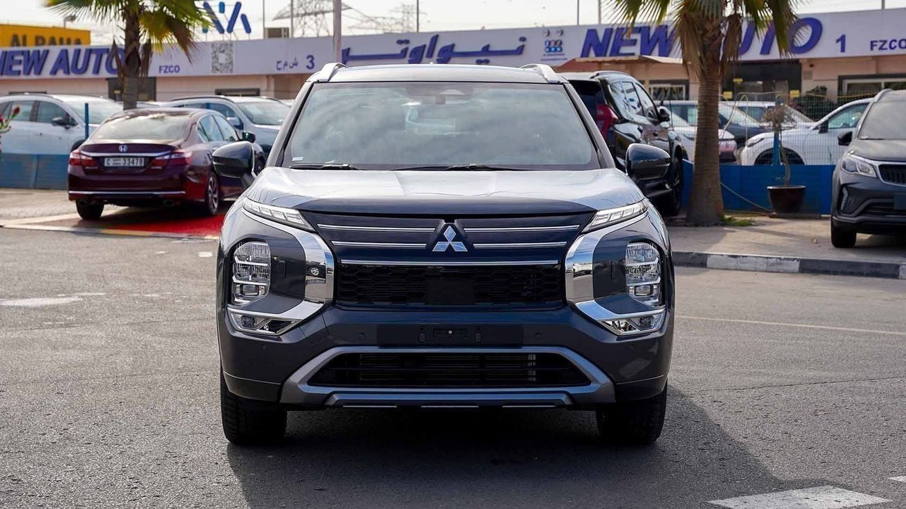 ميتسوبيشي آوتلاندر HIGHLINE ميتسوبيشي أوتلاندر 2026 – الفئة المميزة (G09) 2.5 لتر | SUV بسبعة مقاعد | مواصفات الخليج |