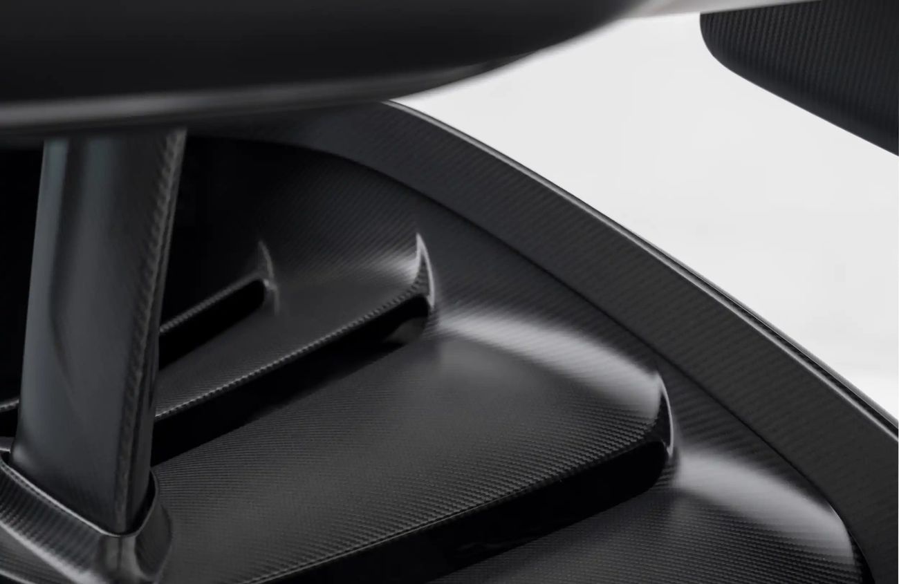 مكلارين سينا 4.0L V-8 Twin-Turbocharged Engine | Warranty