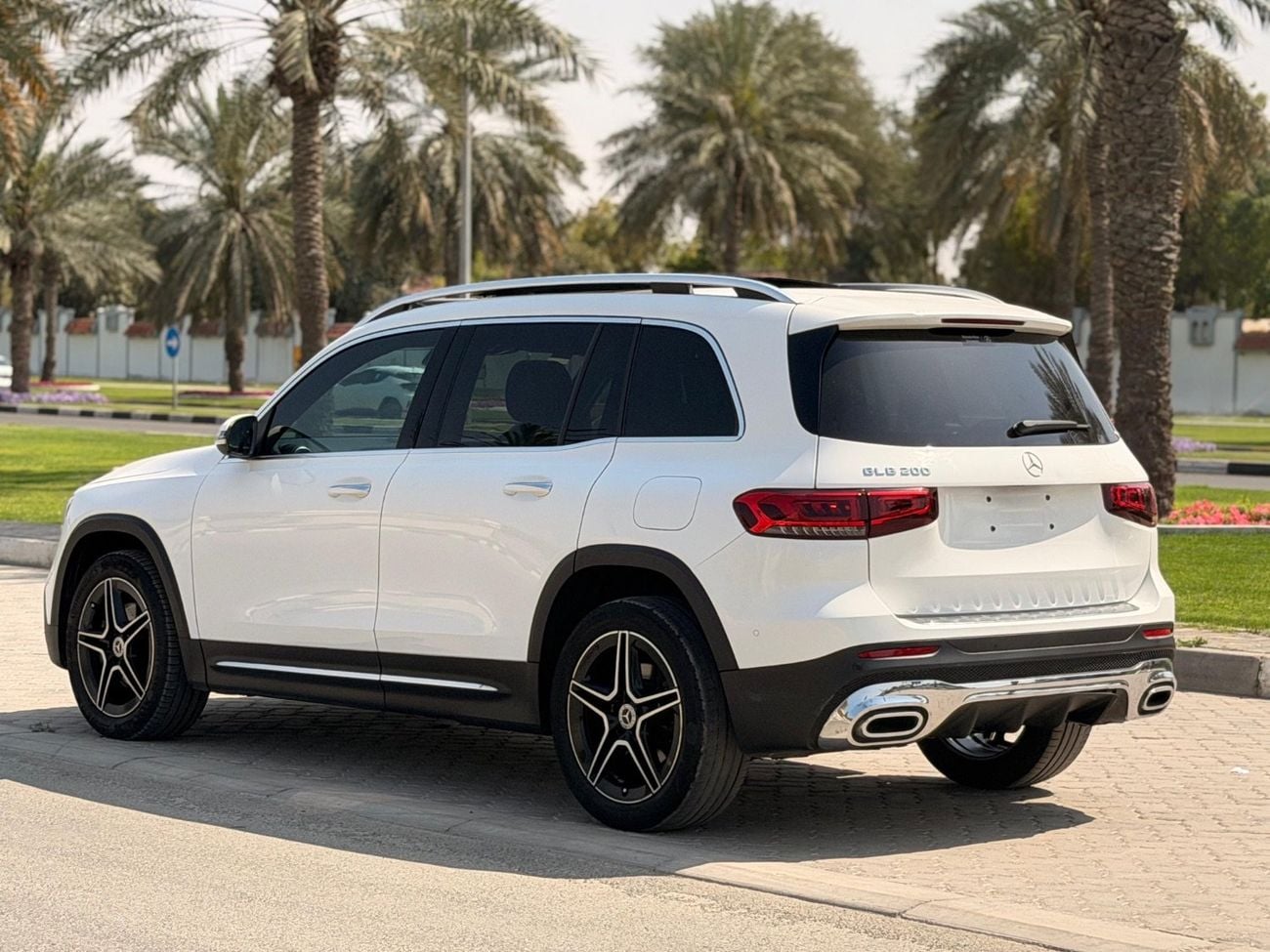 Mercedes-Benz GLB 200 Premium 1.4L (7 Seater)