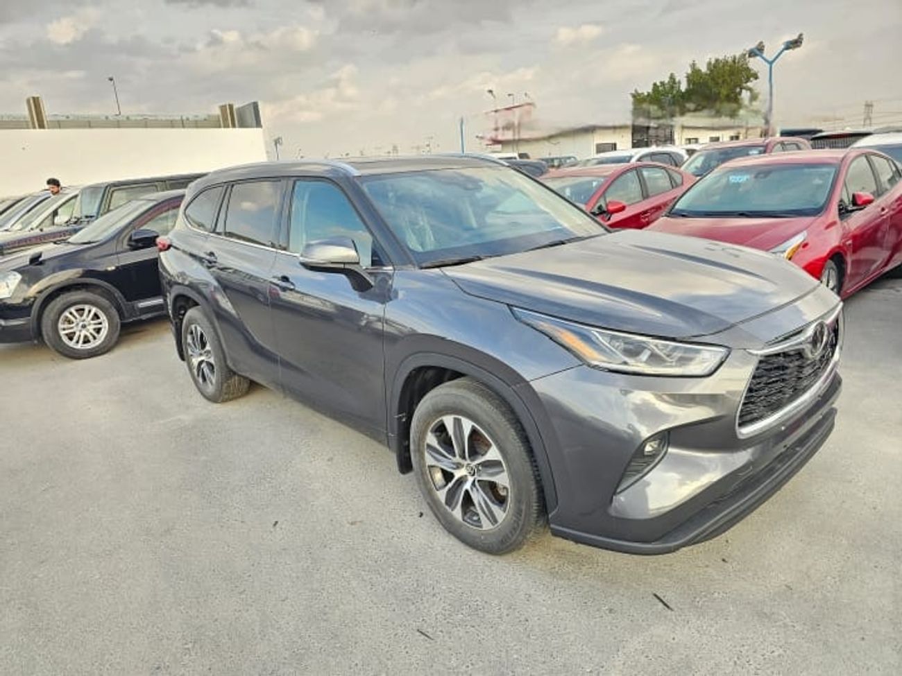 Toyota Highlander XLE-Non Hybrid-3.5L-AWD-LHD-American specs-6 Cylinders-petrol-Automatic-7 Seats-5 Doors