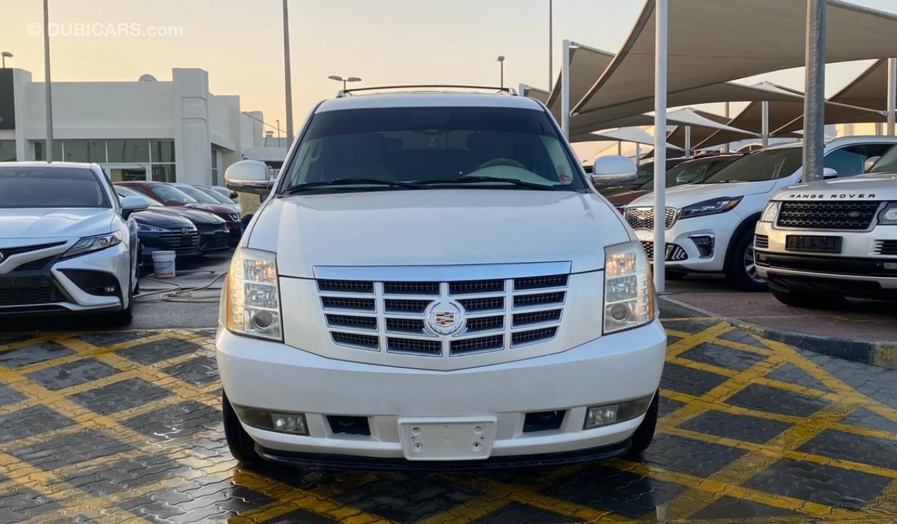 Cadillac Escalade GCC, Full options