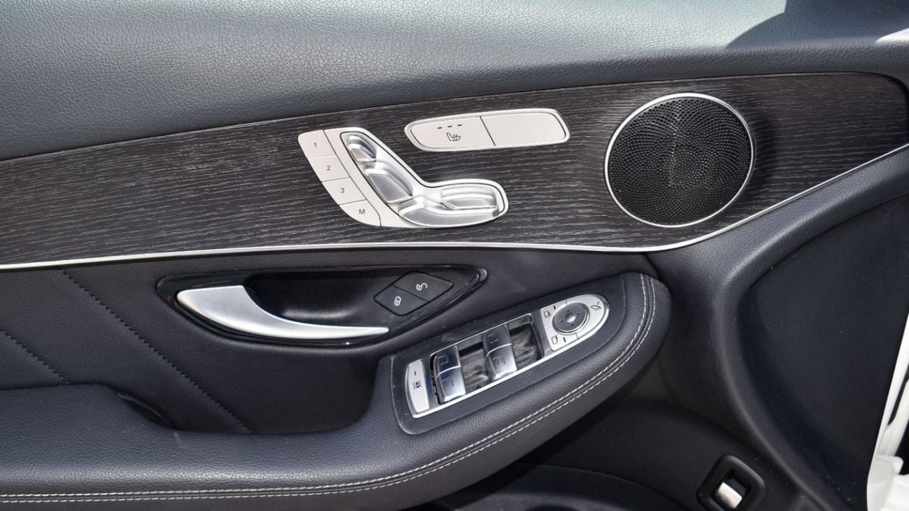 Mercedes-Benz GLC 300 4MATIC Mercedes GLC300 AMG / 2022 / USA