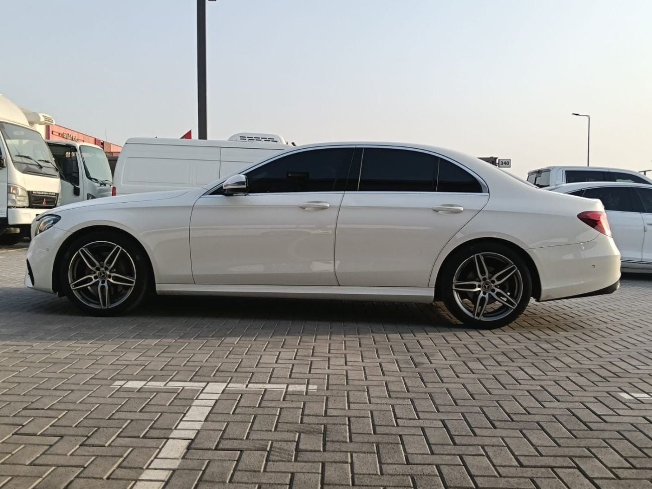 مرسيدس بنز E200 AMG GCC original paint