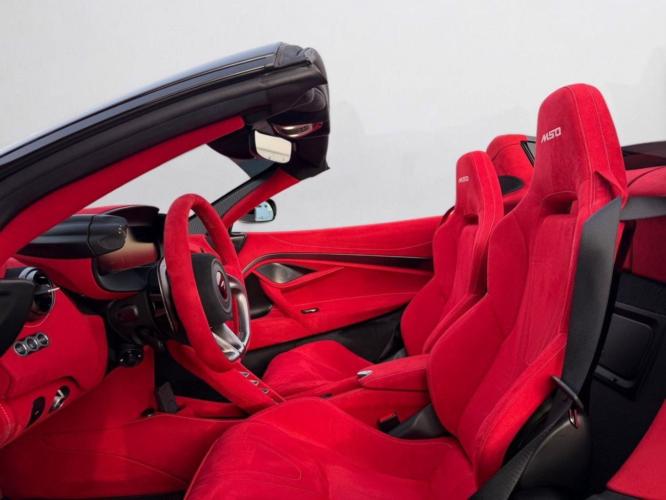 McLaren 750S AED 27,999 P.M | 0% DOWN PAYMENT | MCLAREN 750S SPIDER MSO (McLaren Special Operations) Bespoke Spec