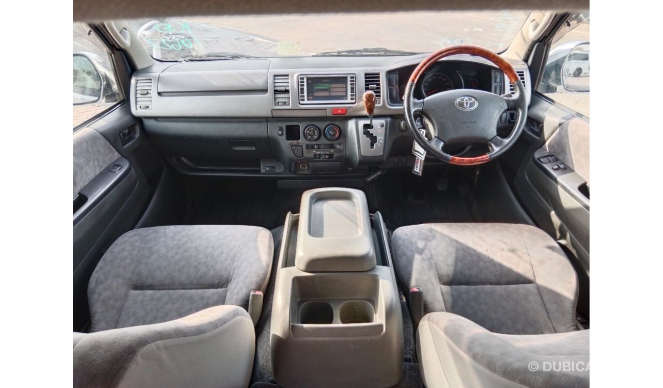 تويوتا هاياس TOYOTA HIACE VAN RIGHT HAND DRIVE (PM1611)