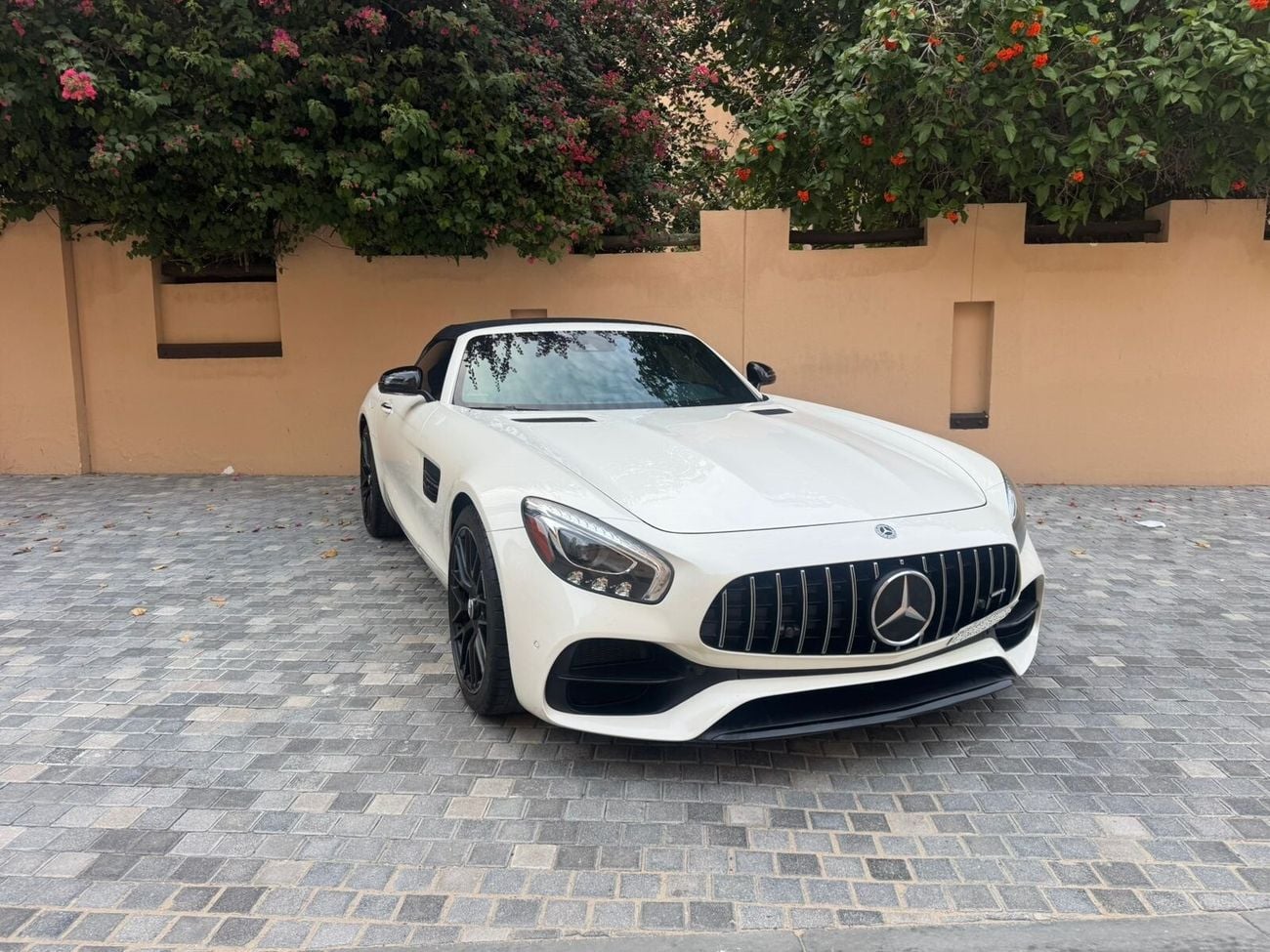 مرسيدس بنز AMG GT C Mercedes-Benz AMG GT Convertible