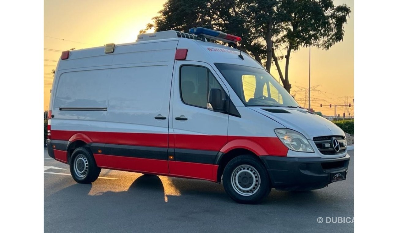 مرسيدس بنز سبرينتر MERCEDES BENZ SPRINTER 2013 GCC AMBULANCE IN PERFECT CONDITIONS