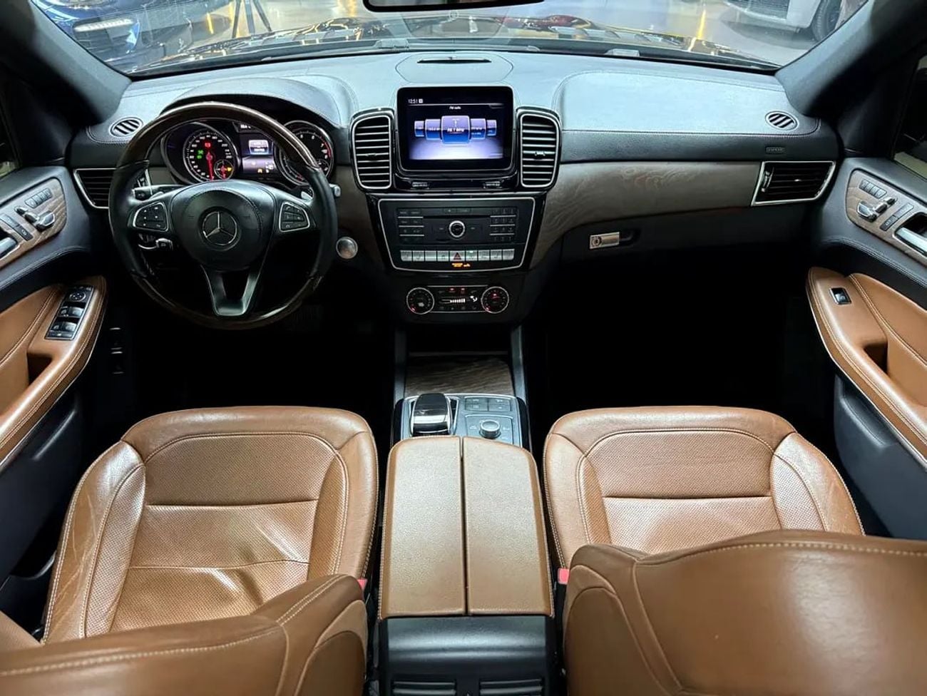 مرسيدس بنز GLS 500 1,914 P.MP | GLS 500 | 4.7L V8 | , GCC Specs