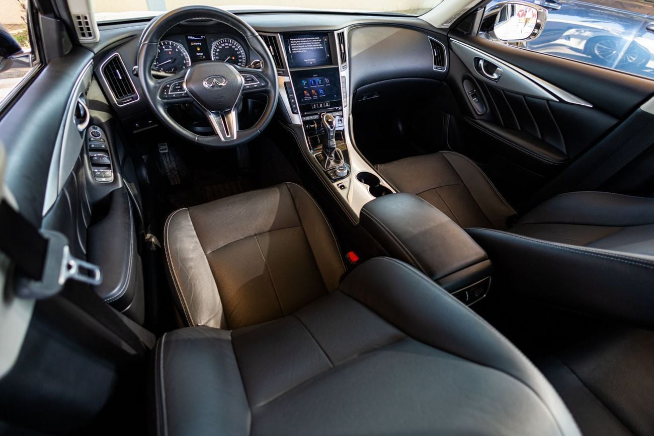 Infiniti Q50 Luxe 3.0L