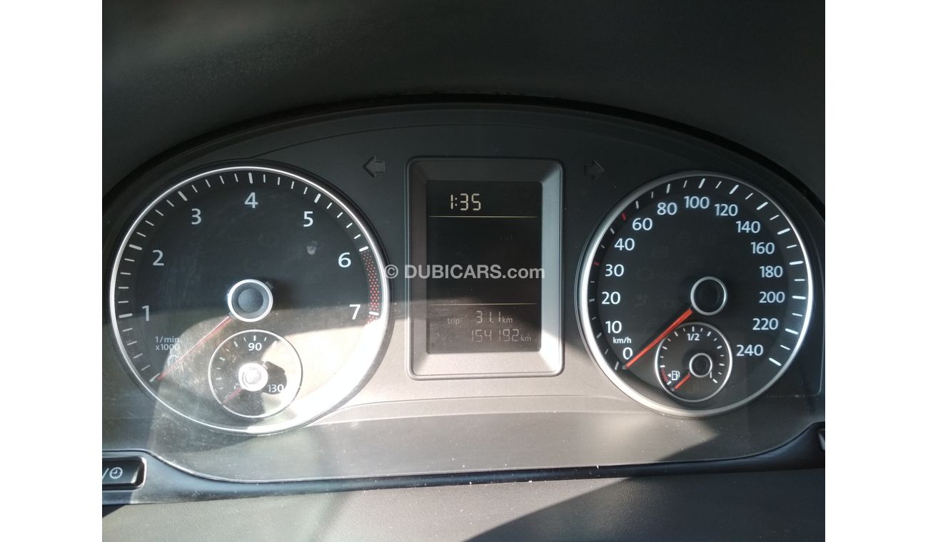 فولكس واجن كادي 2015 ابيض خليجى حالة وكالة بدون صبغ بدون حوادث ممتاذة