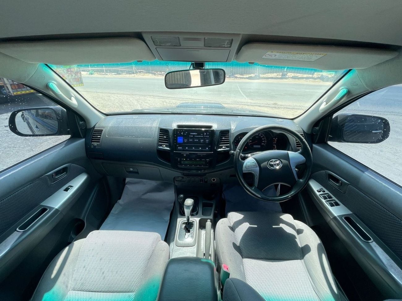 تويوتا هيلوكس DLX DIESEL 3.0 LITER ,AUTO TRANSMISSION ,RIGHT HAND DRIVE ,2013 MODEL
