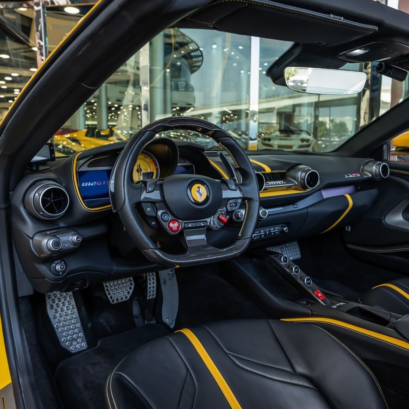 فيراري 812 GTS GTS 2022 FERRARI 812 (FULL CARBON BODY) DONE ONLY 3000KM