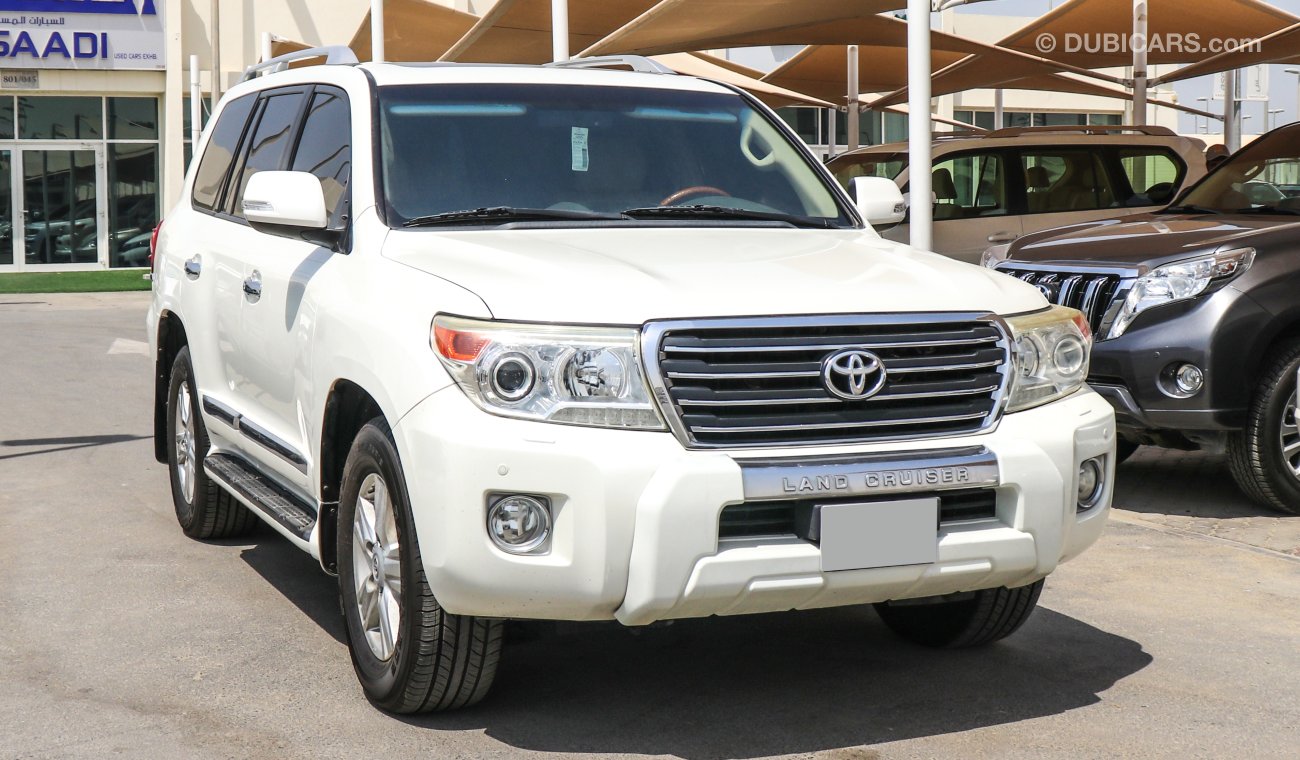 Toyota Land Cruiser GXR V6