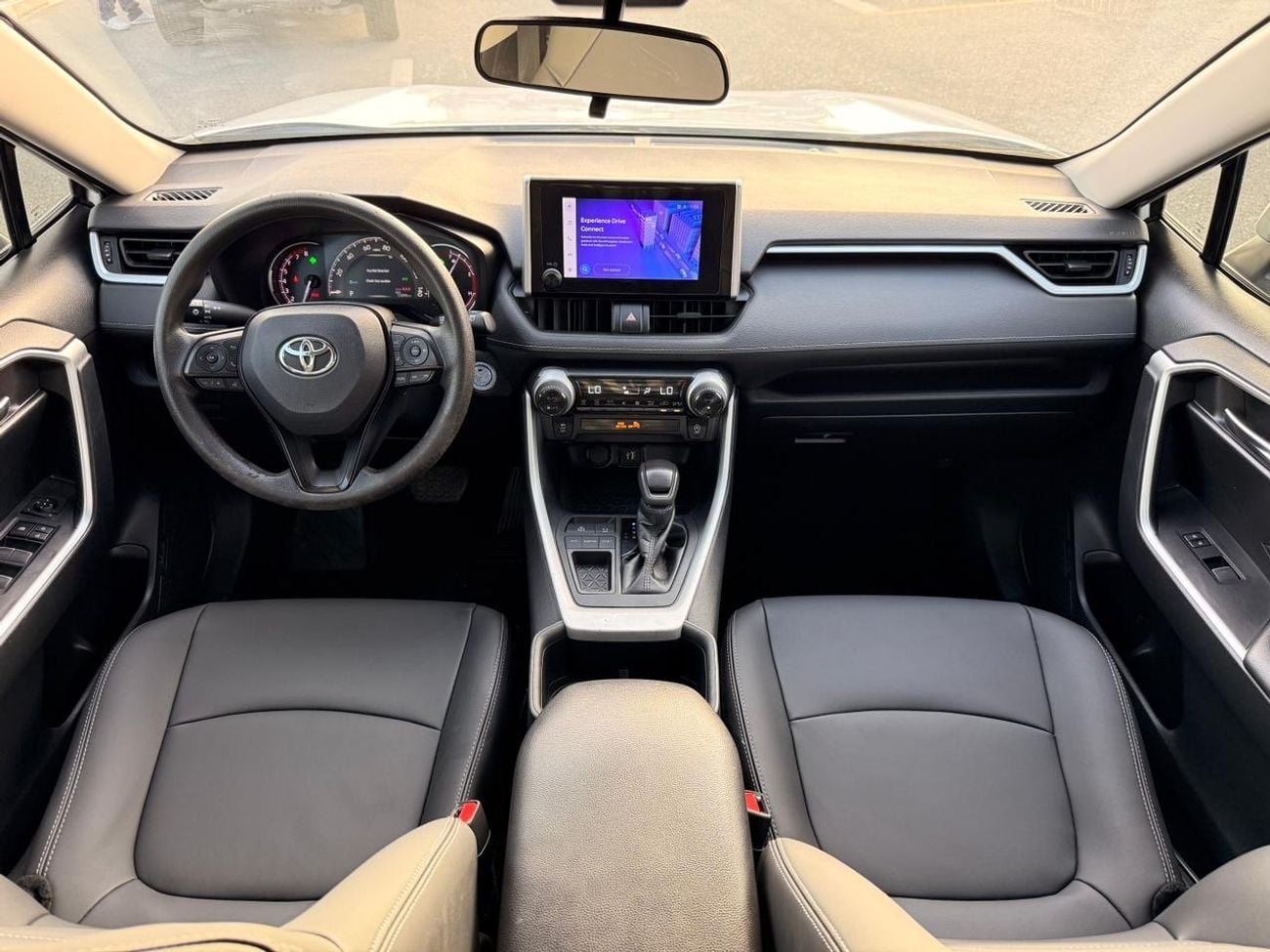 تويوتا راف ٤ XLE 2.5L full option