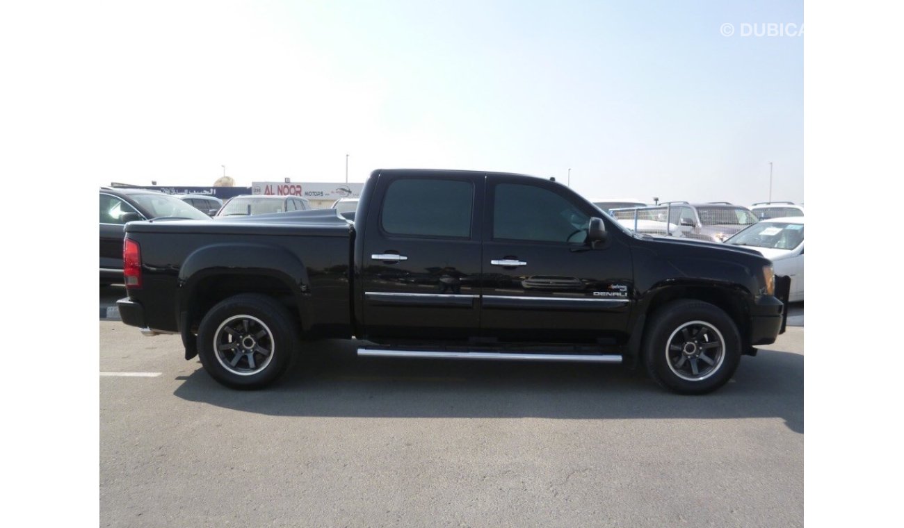 GMC Sierra GMC Sierra denali full option 6.2 2013 clean car with 1 year warranty