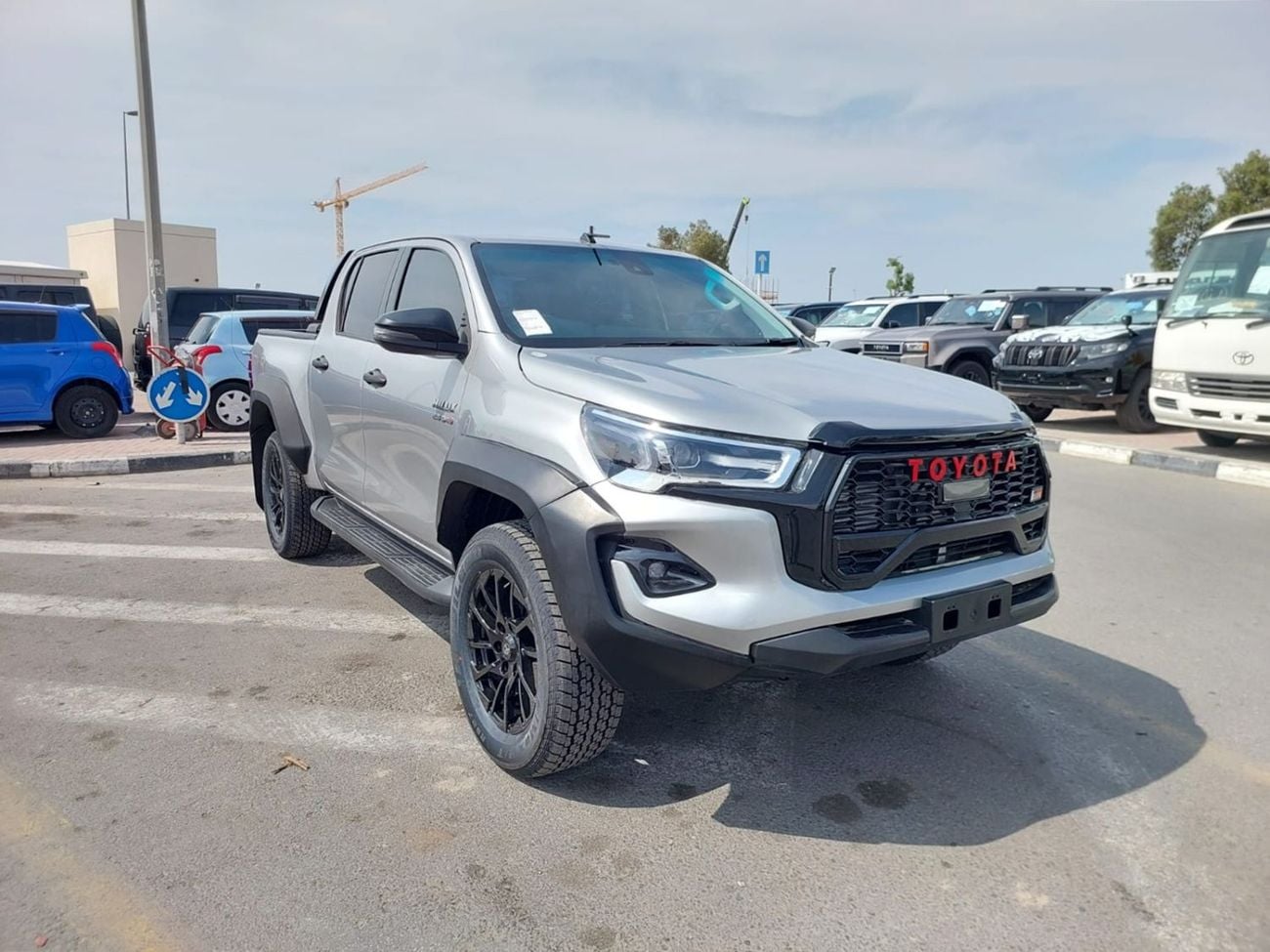 Toyota Hilux (RAMADAN OFFER) TOYOTA HILUX PICKUP RHD 2019 MODEL 2.8 L DIESEL AUTOMATIC(PM37586)