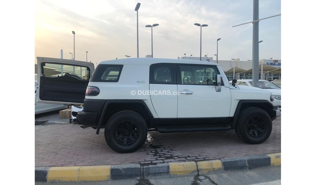 تويوتا إف جي كروزر تويوتا FG موديل 2015 خليجي  دفلوك GXR مالك واحد من الوكاله السياره 2 مفتاح