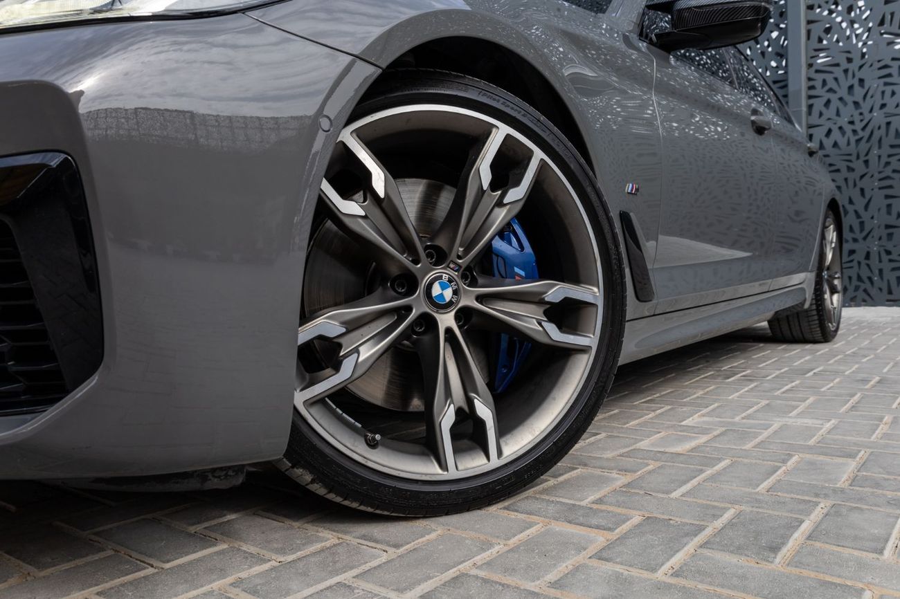 بي أم دبليو M550i