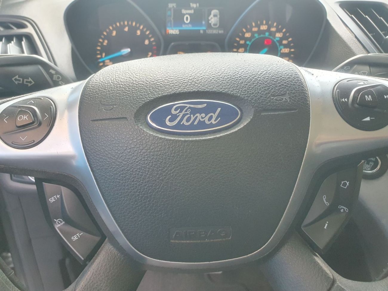 فورد إيسكاب 2.5L SE PETROL AUTOMATIC TRANSMISSION