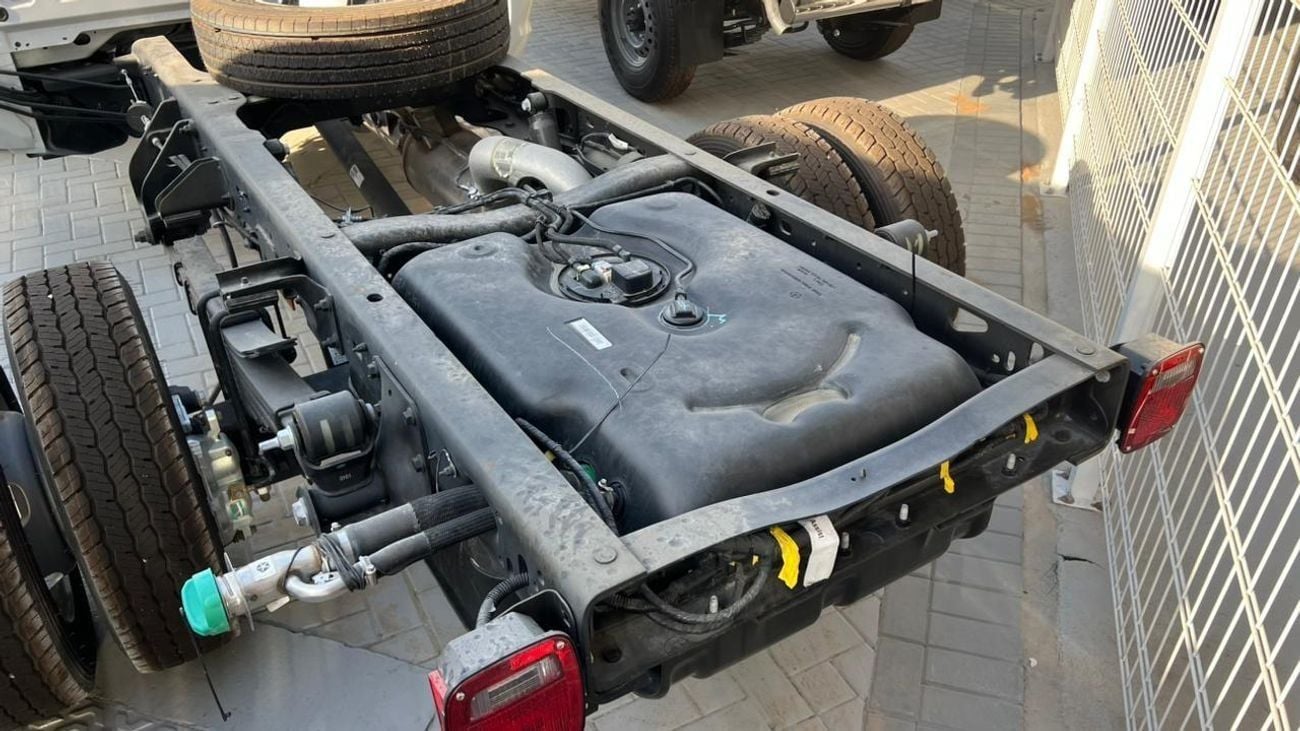 RAM 5500 EXPORT ONLY - Ram 5500 Regular Chassis Cab 4x4 6.7L Cummins Diesel 8-Speed AT