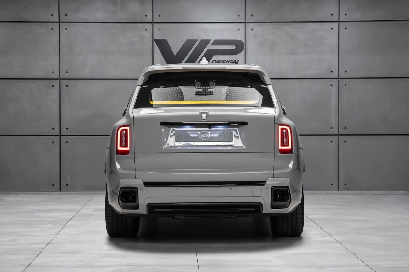 رولز رويس كولينان Rolls Royce cullinan  2025 GCC  Warranty and service AGMC  Black badge  2,900 km