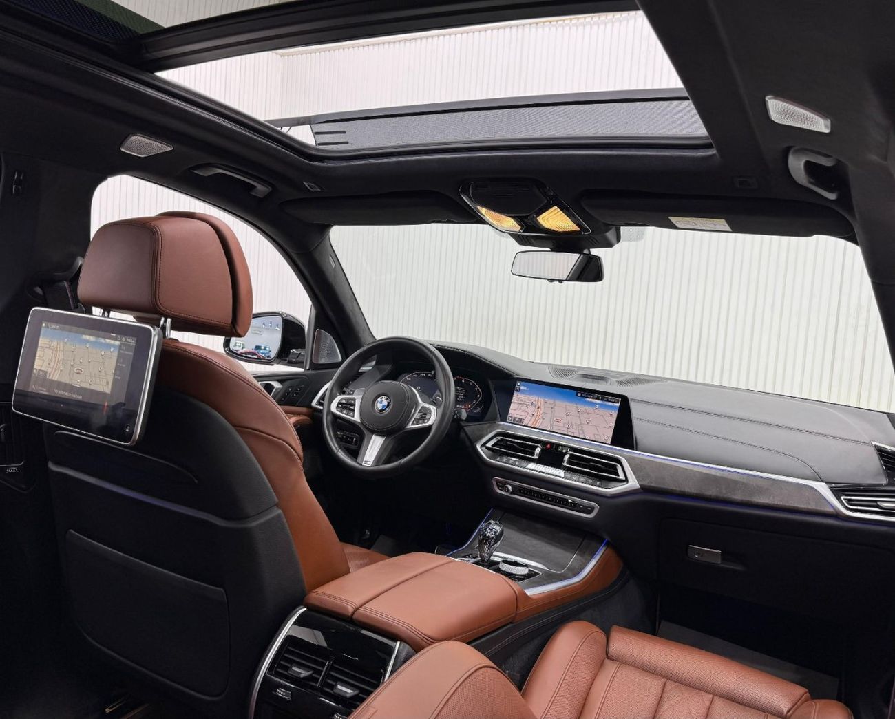 بي أم دبليو X5 M50i Luxury 4.4L 2021 BMW X5 M50i M-Sport, Oct 2025 BMW Warranty + Service Pack, Fully Loaded, Low K