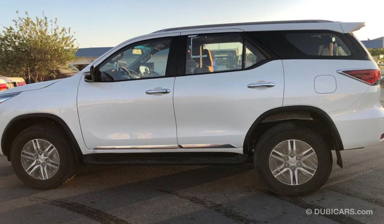 Toyota Fortuner 2.7L Petrol SR5 Auto