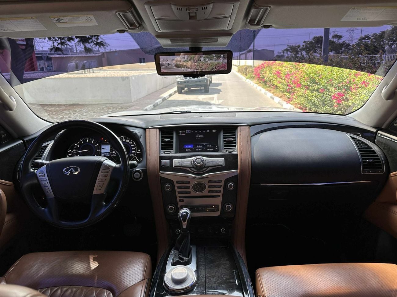 إنفينيتي QX80 Luxury 5.6L